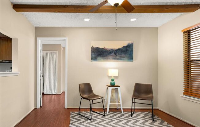 Great Location, Immediate Move In available - 2 bed / 2 bath Condo!