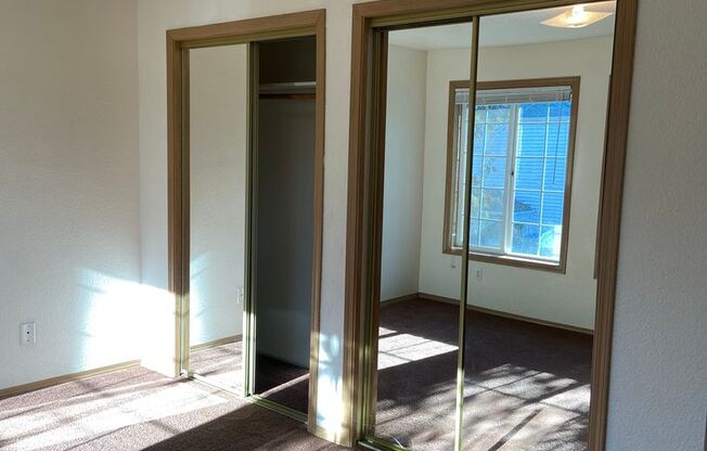 3 beds, 1.5 baths, 1,100 sqft, $1,325, Unit 125