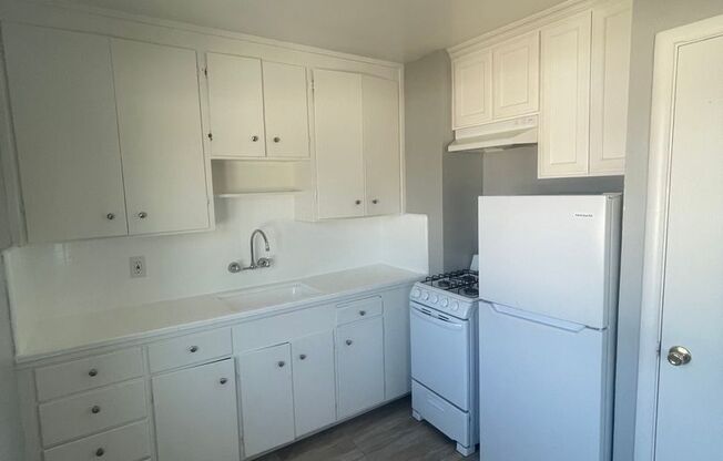 335 - 2033 Beatrice Ct