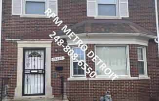 3 beds, 1.5 baths, $1,400, Unit (RRR)