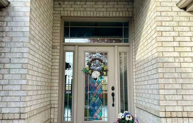 5 bedroom and 3 bathroom two level house