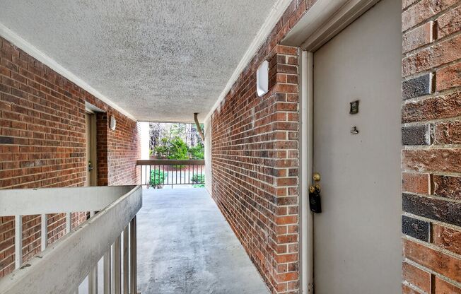 2 beds, 1.5 baths, $1,100, Unit Unit C-305