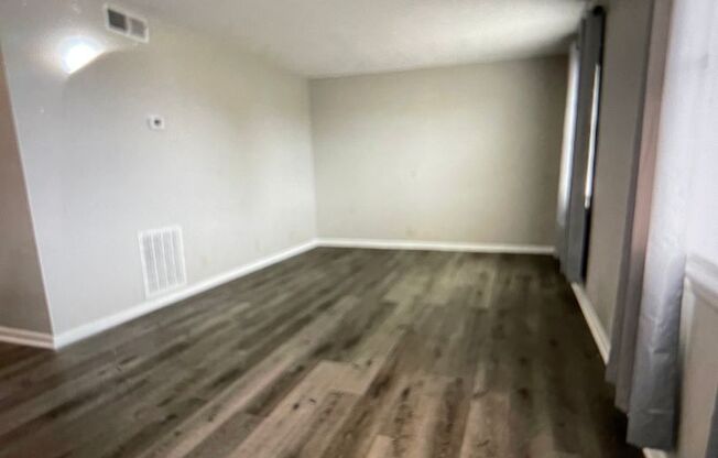 1 bed, 1 bath, $1,200, Unit APARTMENT 2