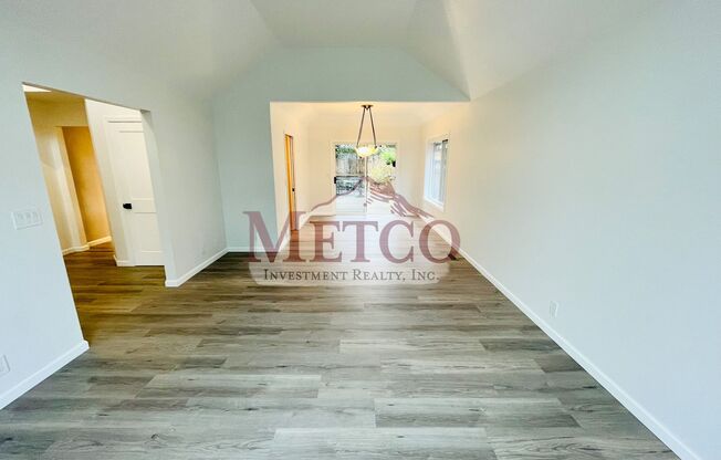 Beautiful 4 bedroom, 3 Bath House in Desirable Gilham Neighborhood!