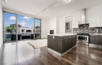1 Bedroom Loft in Downtown Long Beach with 2 Parking Spaces!