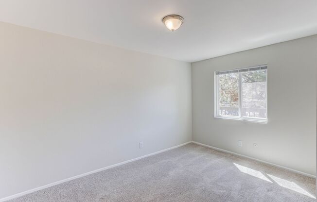 3 beds, 2 baths, 1,150 sqft, $1,875, Unit 27