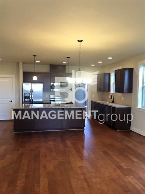 Beautiful Home in Bethany/NW Portland with Full access to Pool & Rec Center!