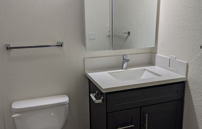 1 bed, 1 bath, 610 sqft, $1,695, Unit B106