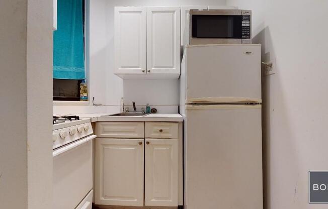 332 E 93 ST