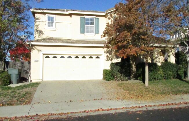 Lovely Suburb Home Close to Parks, Schools, and More!