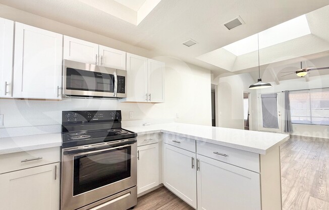 3 beds, 2 baths, 1,088 sqft, $1,700, Unit 284