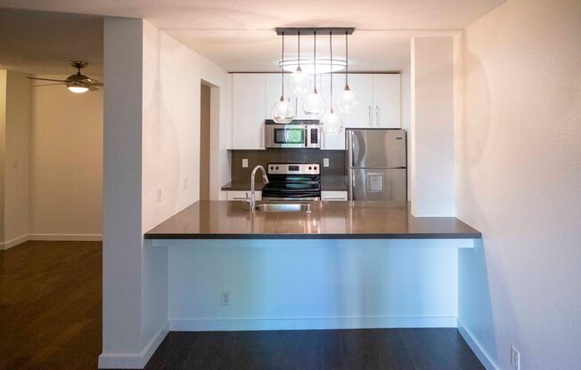 Centrally located 1 bed + 1 bath condo in the heart of LA ~