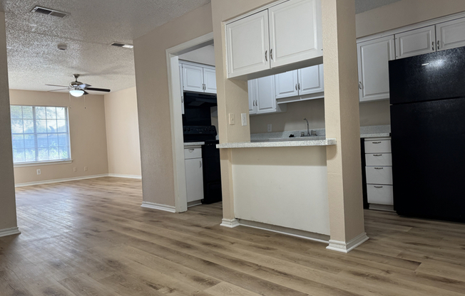 1379 SYLVAN DR