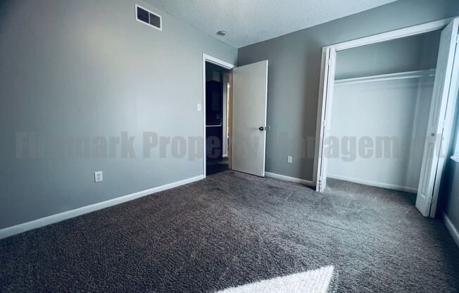 2 beds, 1 bath, $850, Unit 225-9