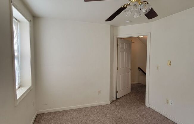 1 bed, 1 bath, $800, Unit 231king