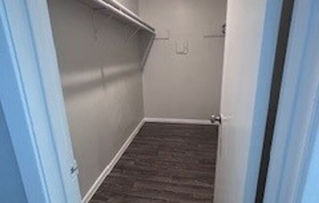 2 beds, 2 baths, 931 sqft, $1,225, Unit 08-0807