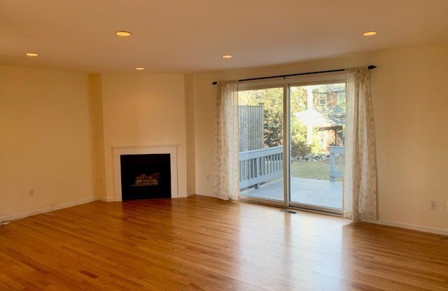 30 LUCILLE PL
