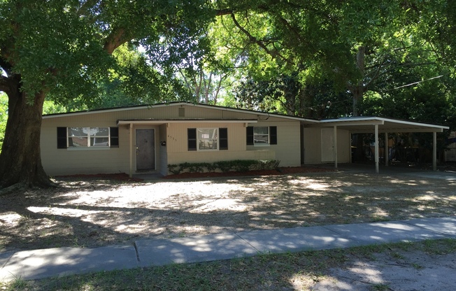 4 beds, 2 baths, $1,600