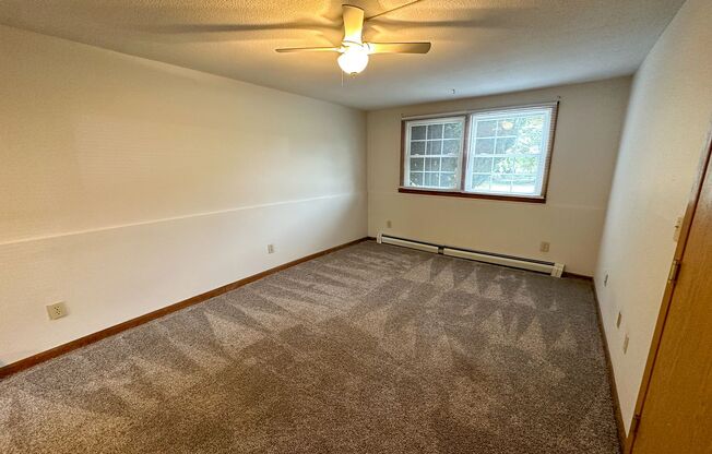 1 bed, 1 bath, 700 sqft, $685