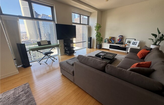 2 beds, 2 baths, 1,320 sqft, $4,100, Unit 2203