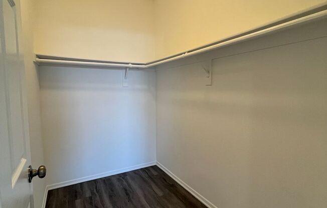 2 beds, 2 baths, 895 sqft, $2,095, Unit 304