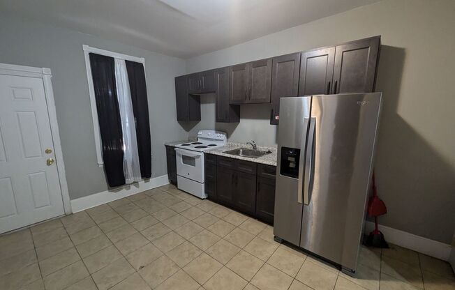 3 beds, 1 bath, $1,250