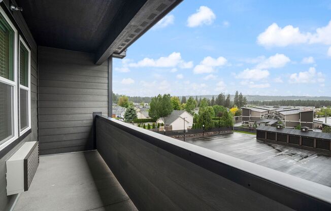 3 beds, 3 baths, 1,674 sqft, $2,050, Unit H-404