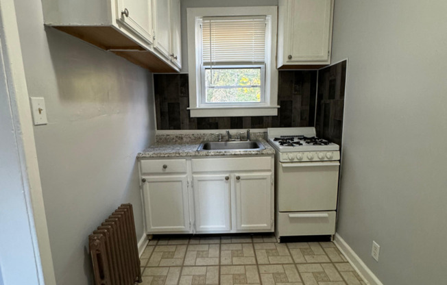 1 bed, 1 bath, $1,100, Unit 4110 Audrey Ave - Unit 2