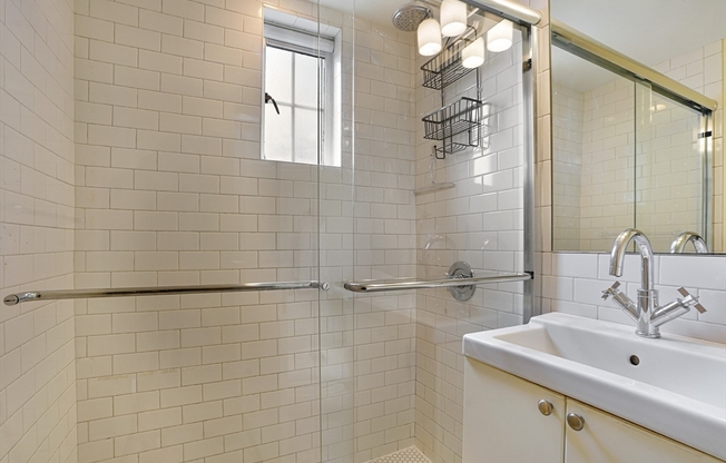 1 bed, 1 bath, 764 sqft, $3,500, Unit B801