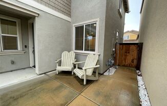 3 beds, 2.5 baths, $2,450