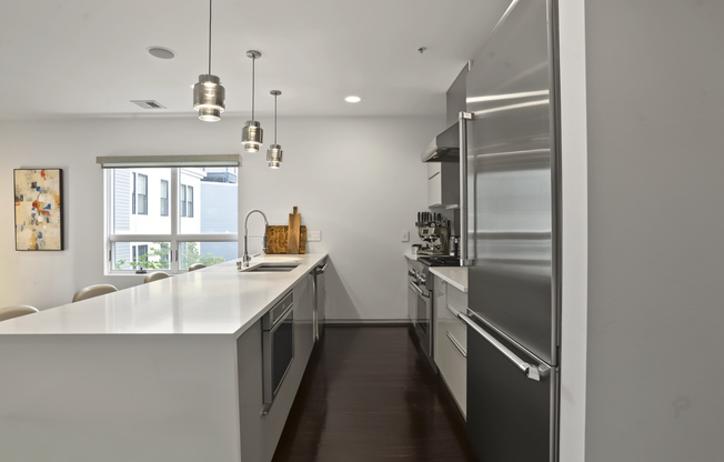 2 beds, 2 baths, 1,350 sqft, $4,800
