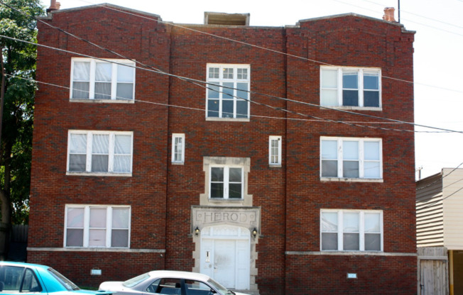 226 W 9 ST