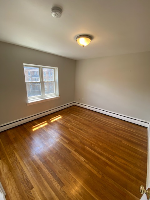 2 beds, 1 bath, $2,920, Unit 7