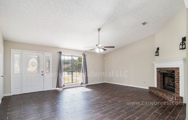 Beautiful 3b Room!Move in ready!