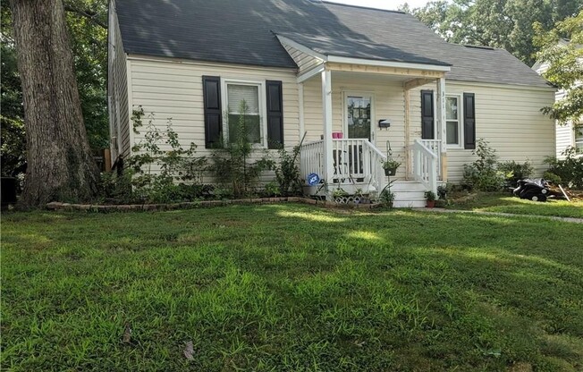 ADORABLE 4 BEDROOM CAPE COD!