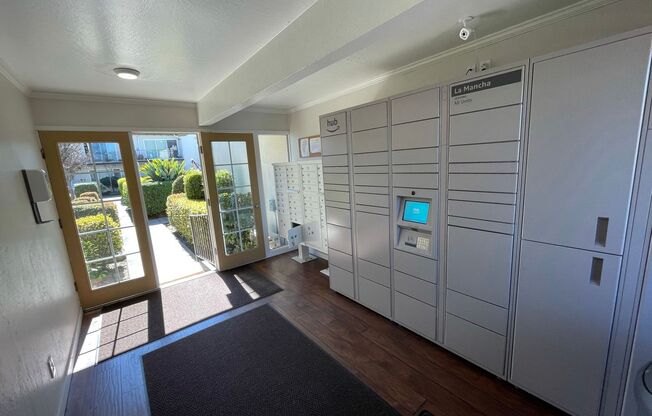 2 beds, 1.5 baths, 840 sqft, $2,975, Unit 240 # 20