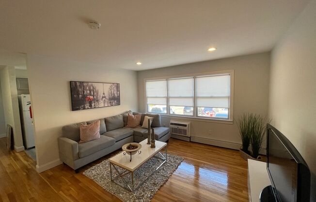 1 bed, 1 bath, 650 sqft, $1,750, Unit 155L