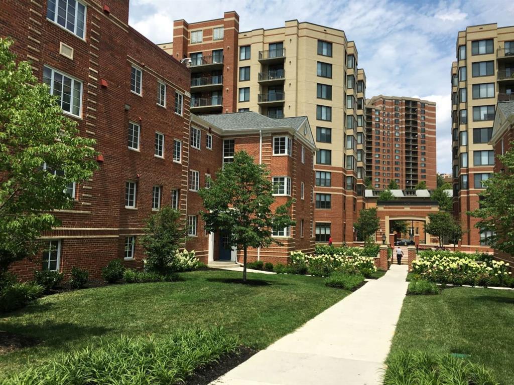 Woodbury Park at Courthouse