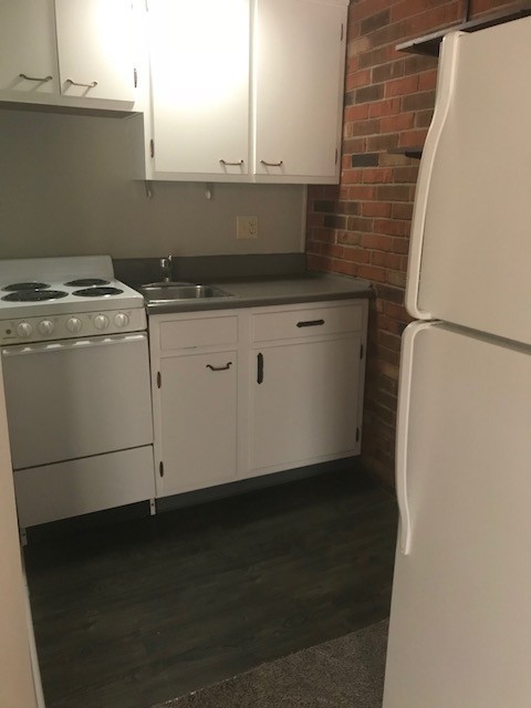 1 bed, 1 bath, 458 sqft, $800, Unit Apt. 5