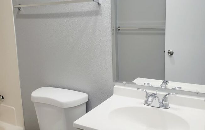 2 beds, 1 bath, 695 sqft, $1,250, Unit 505 E4