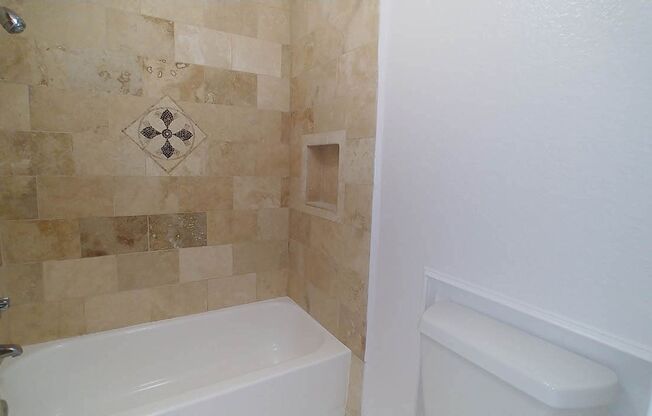 2 beds, 2 baths, 910 sqft, $2,795, Unit 401