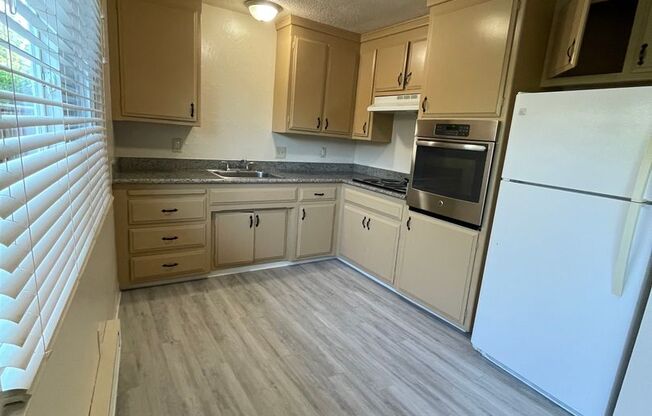 350 - 2905 Old Almaden Rd