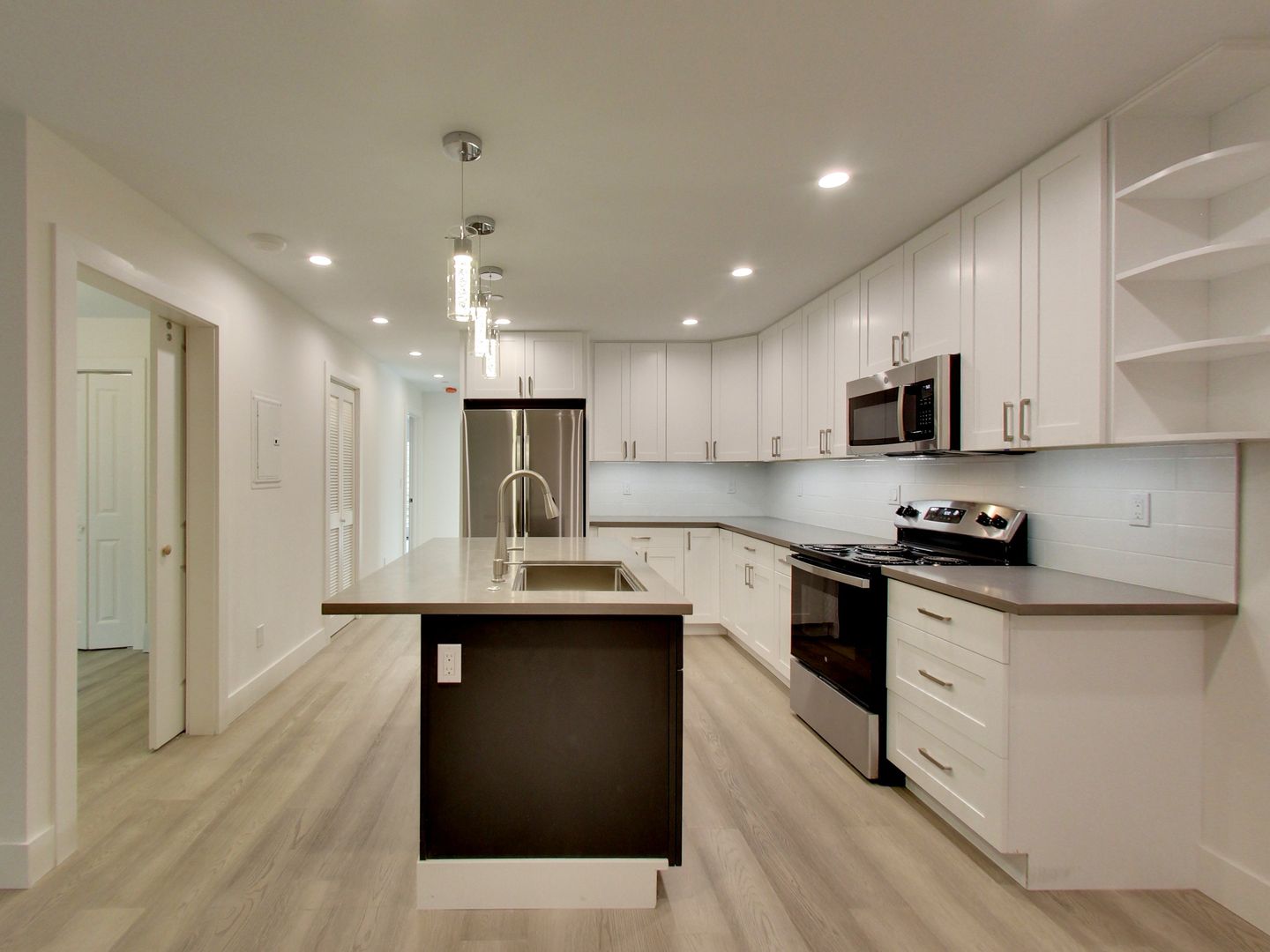1555 Oak Street (850r)