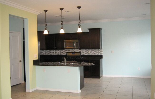 Beautiful 3 bd home in Summerlin Center near Red Rock Hotel and Downtown Summerlin.