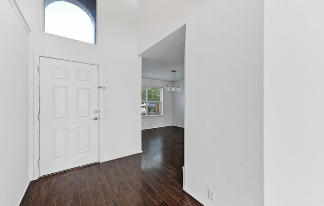 Large Layout, Small-Town Charm