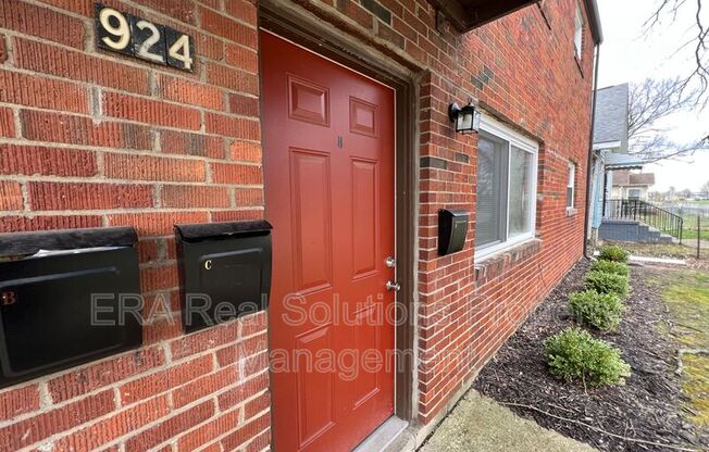 924 RARIG AVE