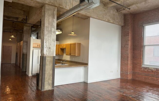 1 bed, 1 bath, 910 sqft, $1,945, Unit 402