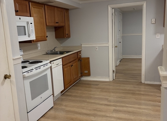 27 ELMWOOD PARK