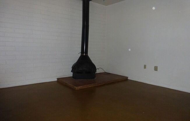 **Bright & Connected 1-Bed in Central Tempe**