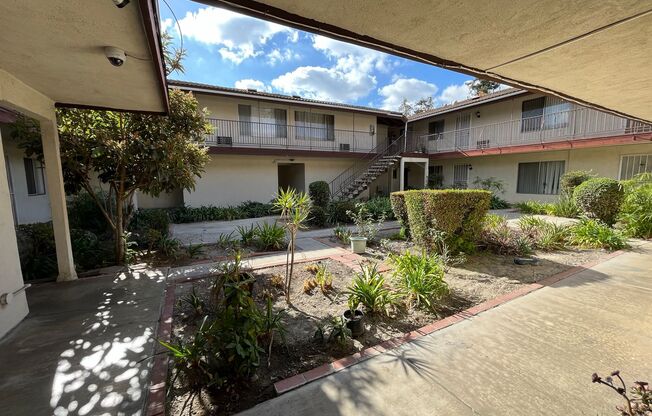 2 beds, 2 baths, $2,500, Unit 209U